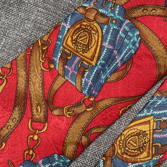 Equestrian Snaffle Bit Saddlebag Rein Red Tie 57 x 4” 100% Silk Italy - Picture 3 of 7